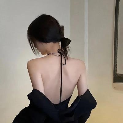魔女娇妃 海报