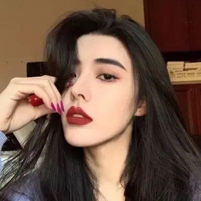 扭计美人 海报